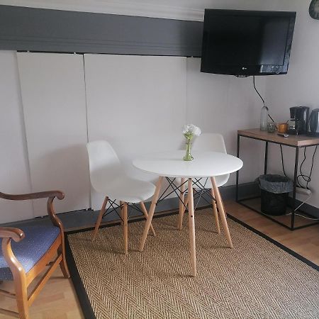Chez Sophie Et Thibault Hotel Sceaux-du-Gatinais Екстериор снимка